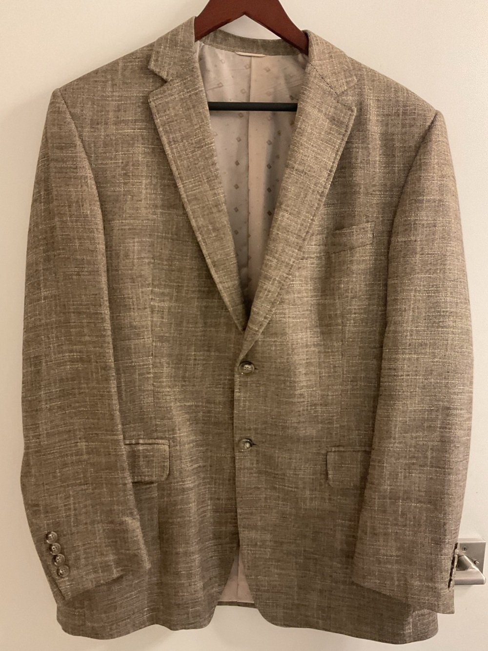 Men's Textured Wool Sports Coat in an earthly brown Tweed crosshatch pattern.
